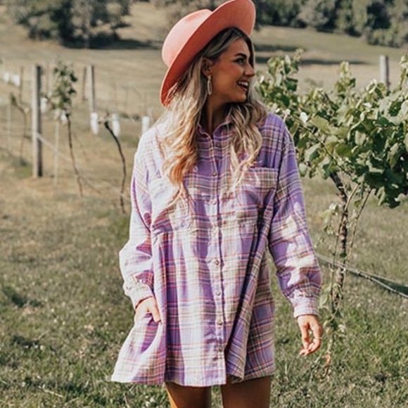 TOFFEE KISSES FLANNEL DRESS IN LAVENDER - Picture 3 of 7